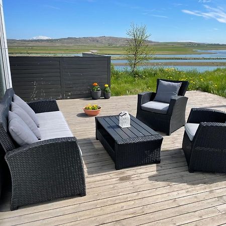 Brun Villa Laugaras Exteriör bild