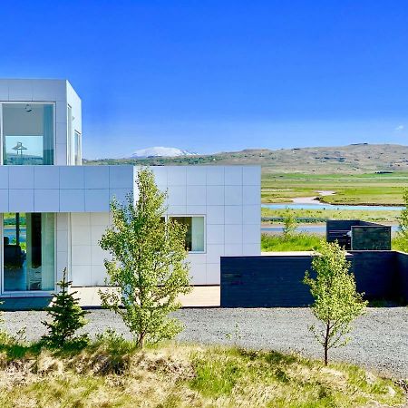Brun Villa Laugaras Exteriör bild
