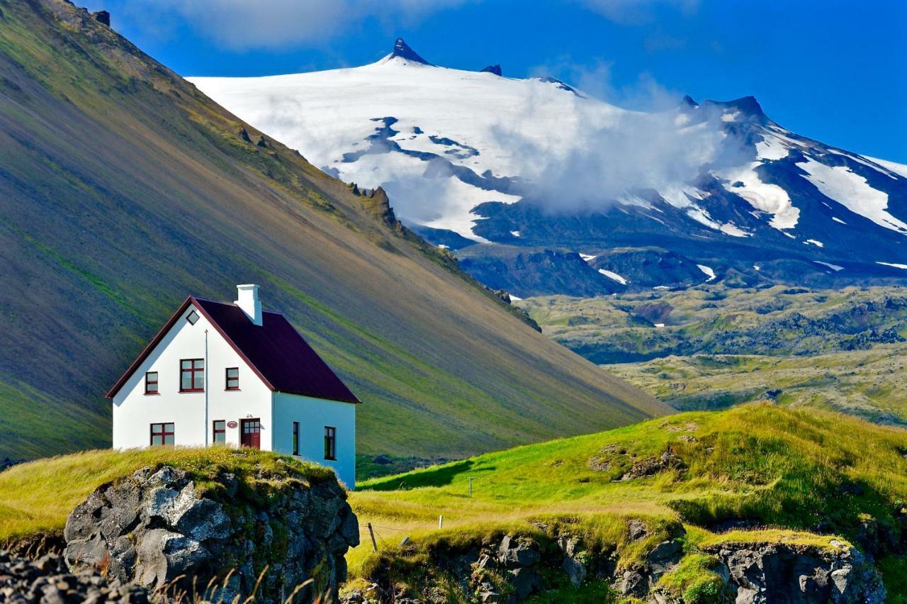 Brun Villa Laugaras Exteriör bild