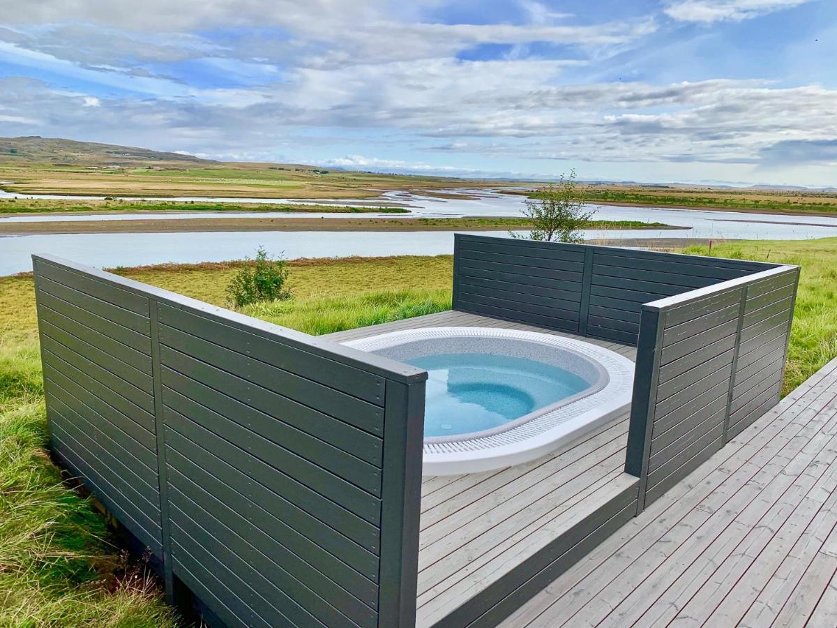 Brun Villa Laugaras Exteriör bild